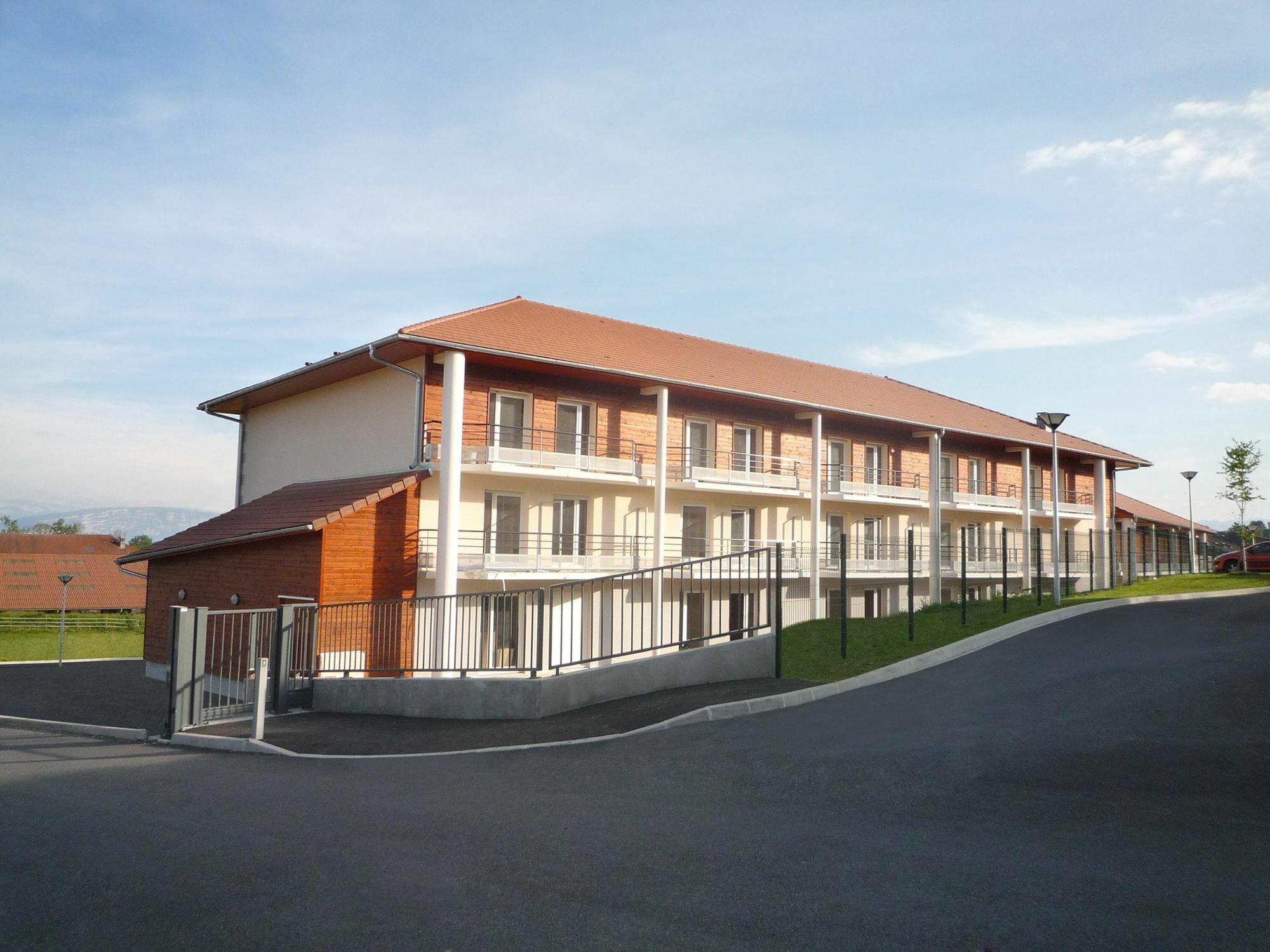 Sejours & Affaires Geneve Gex Les Rives Du Leman Aparthotel Exterior foto